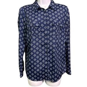 GAP Button Up Shirt Womens Medium Lightweight Elevated Basic Office Career